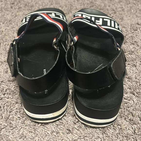 Tommy Hilfiger sandals in a size 10 in women. - Picture 3 of 5